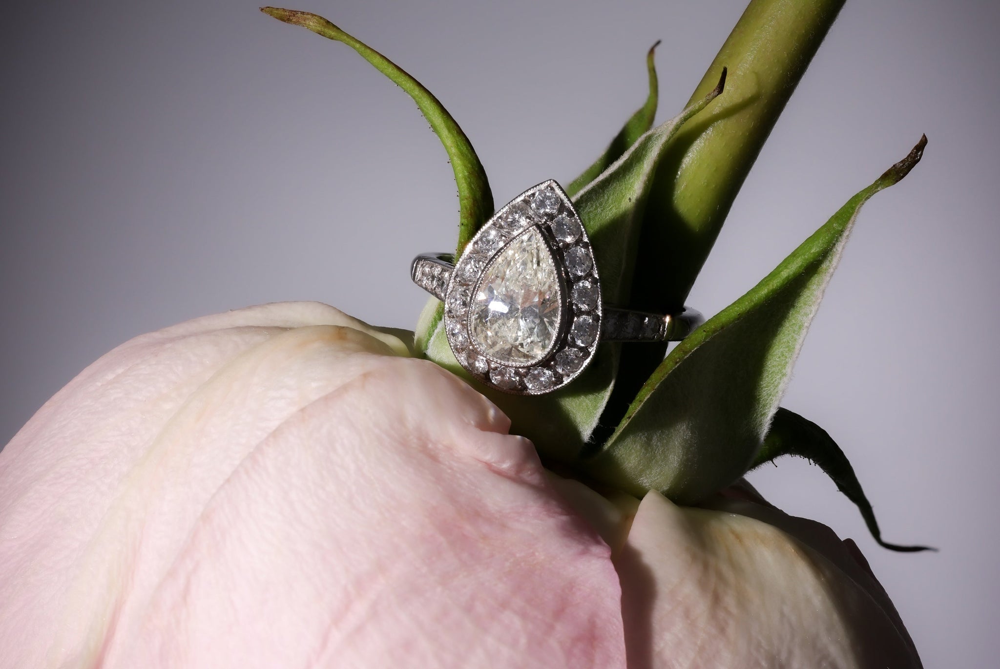 How to Determine If a Diamond Is Authentic: Four Simple At-Home Methods