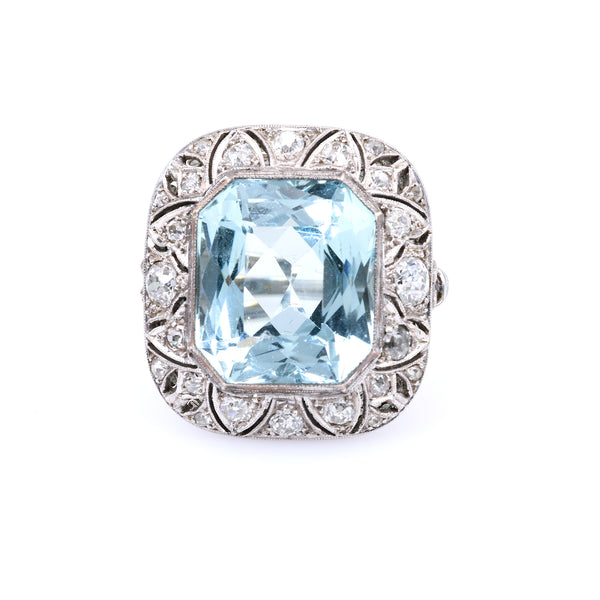 Art Deco Aquamarine and Diamond 18k White Gold Filigree Cocktail Ring