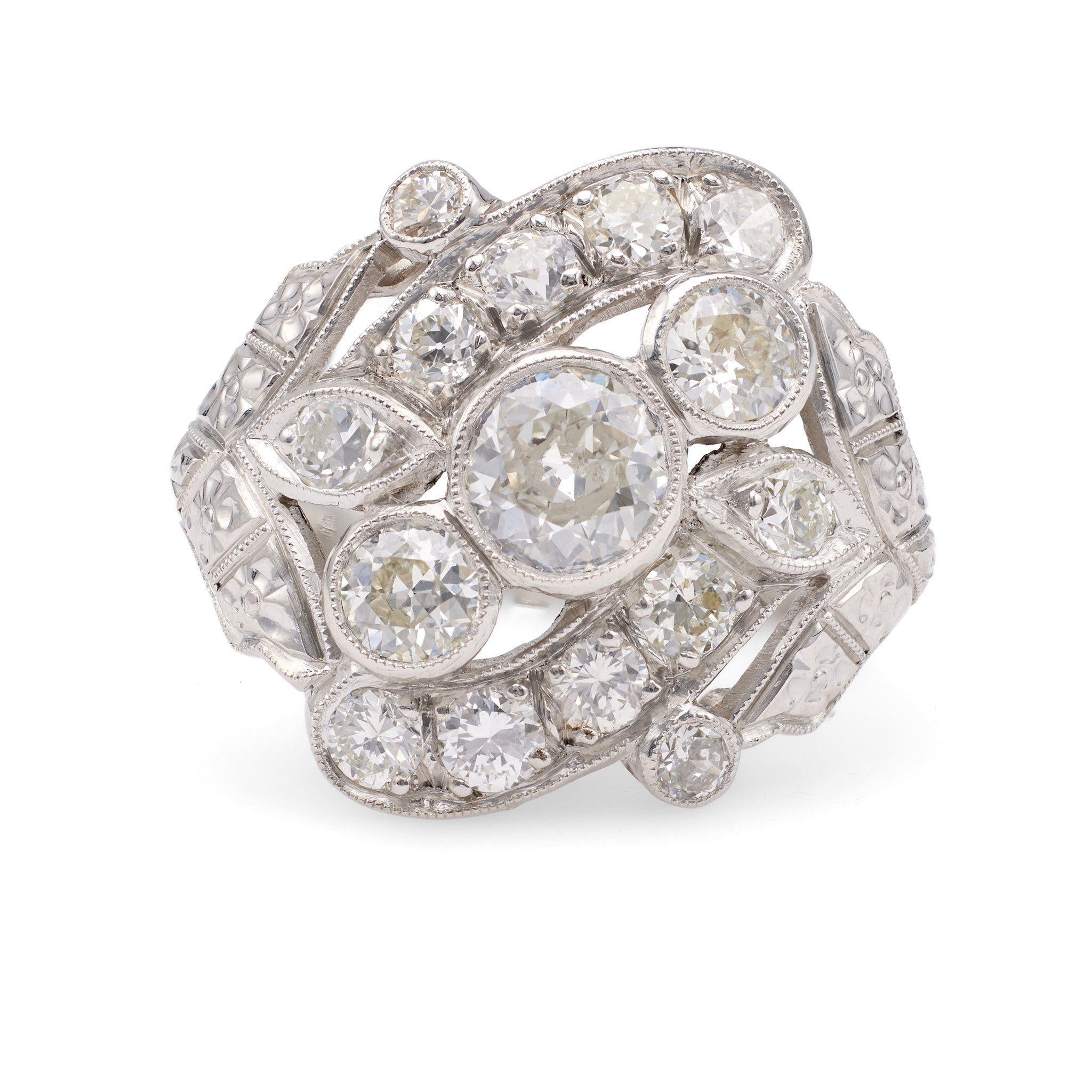 Art Deco 1.75 Carat Total Weight Diamond Platinum Ring