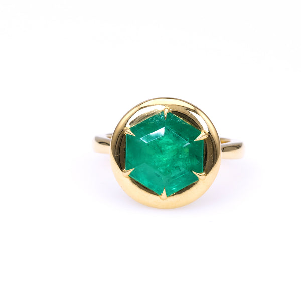 Emerald 18k Yellow Gold Ring