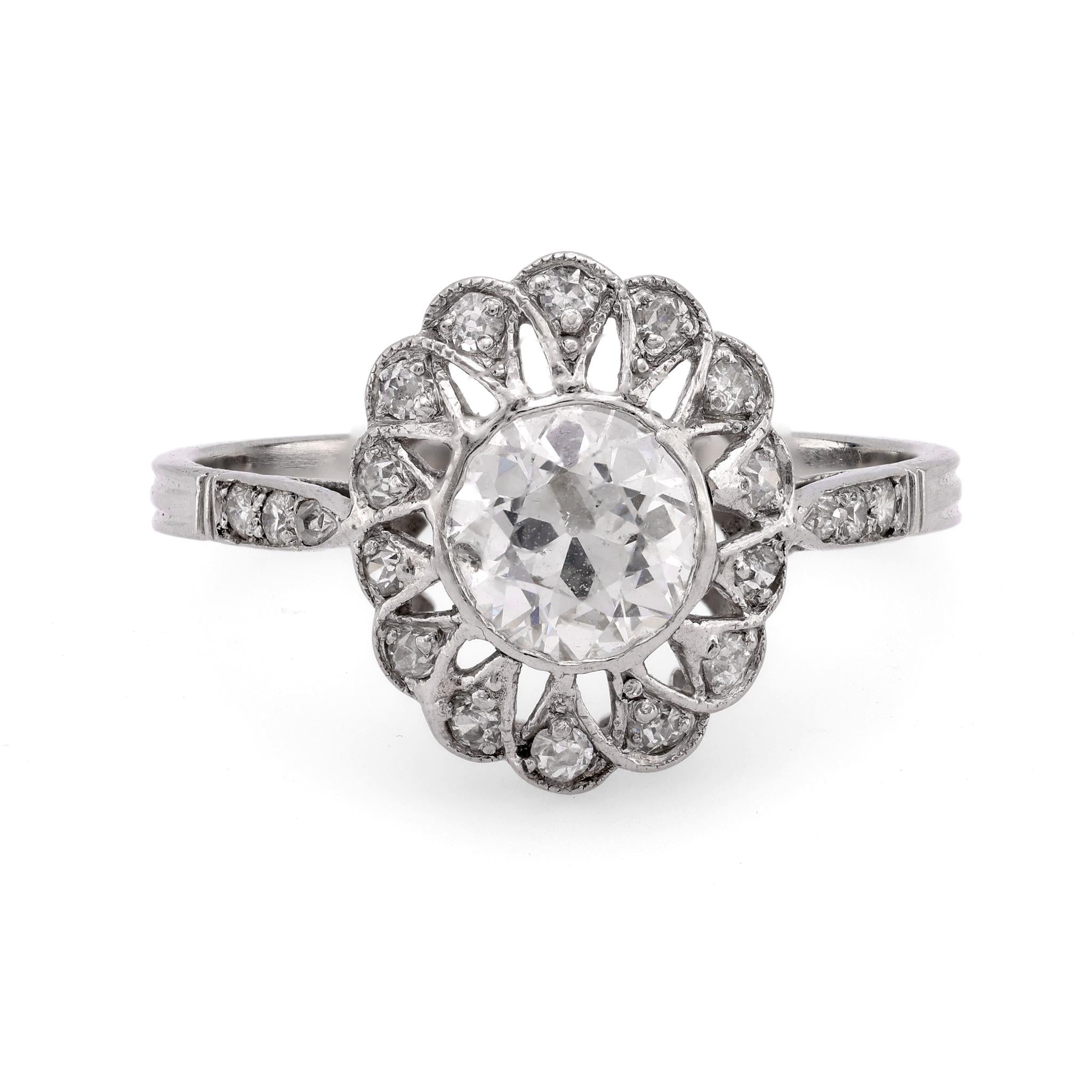 Belle Époque French diamond platinum cluster ring