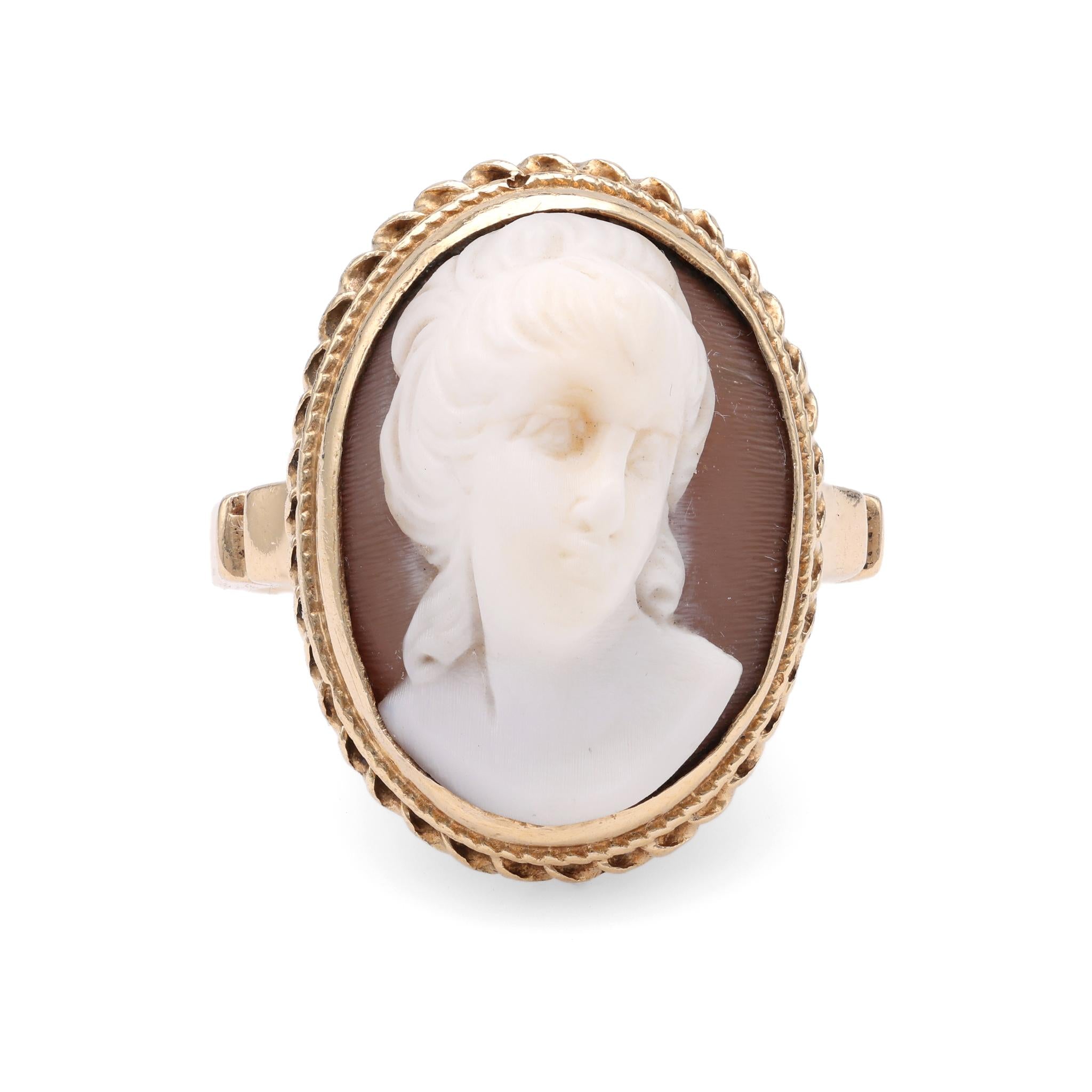 Antique Cameo Yellow Gold Ring
