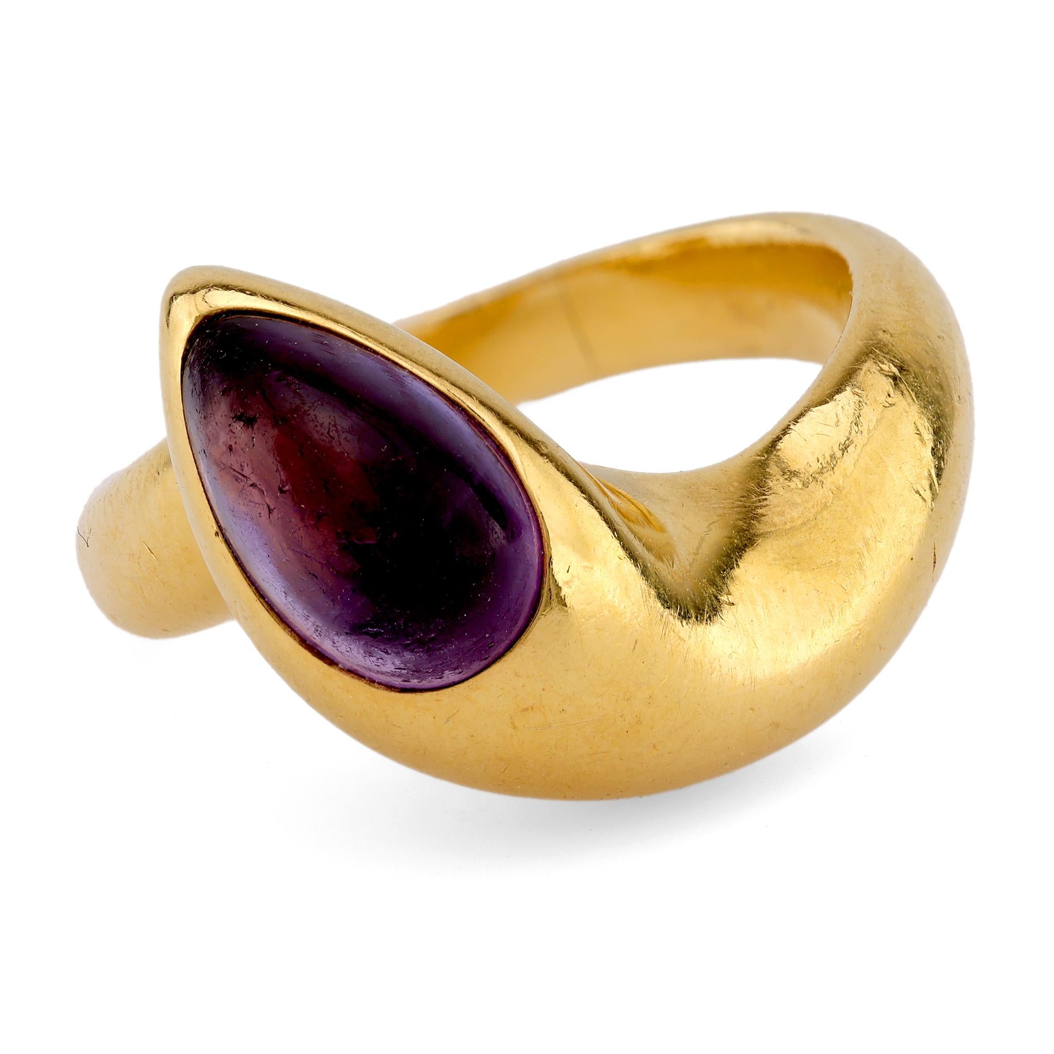 Bvlgari Cabochon Amethyst 18K Yellow Gold Solitaire Ring  Bvlgari   