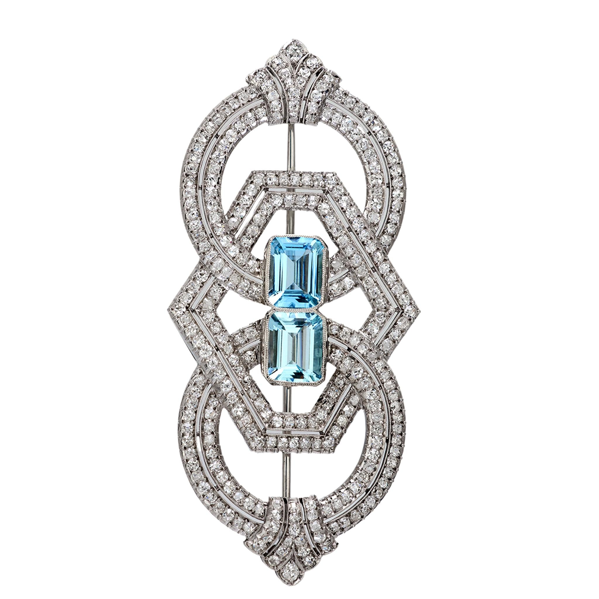 Art Deco French 3.60 carat aquamarine 4.60 carat diamond platinum brooch