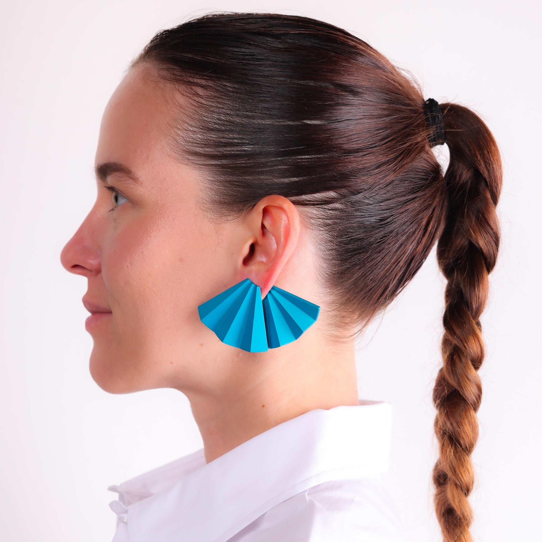 JAR Paris titanium electric blue "Fan" earrings JAR