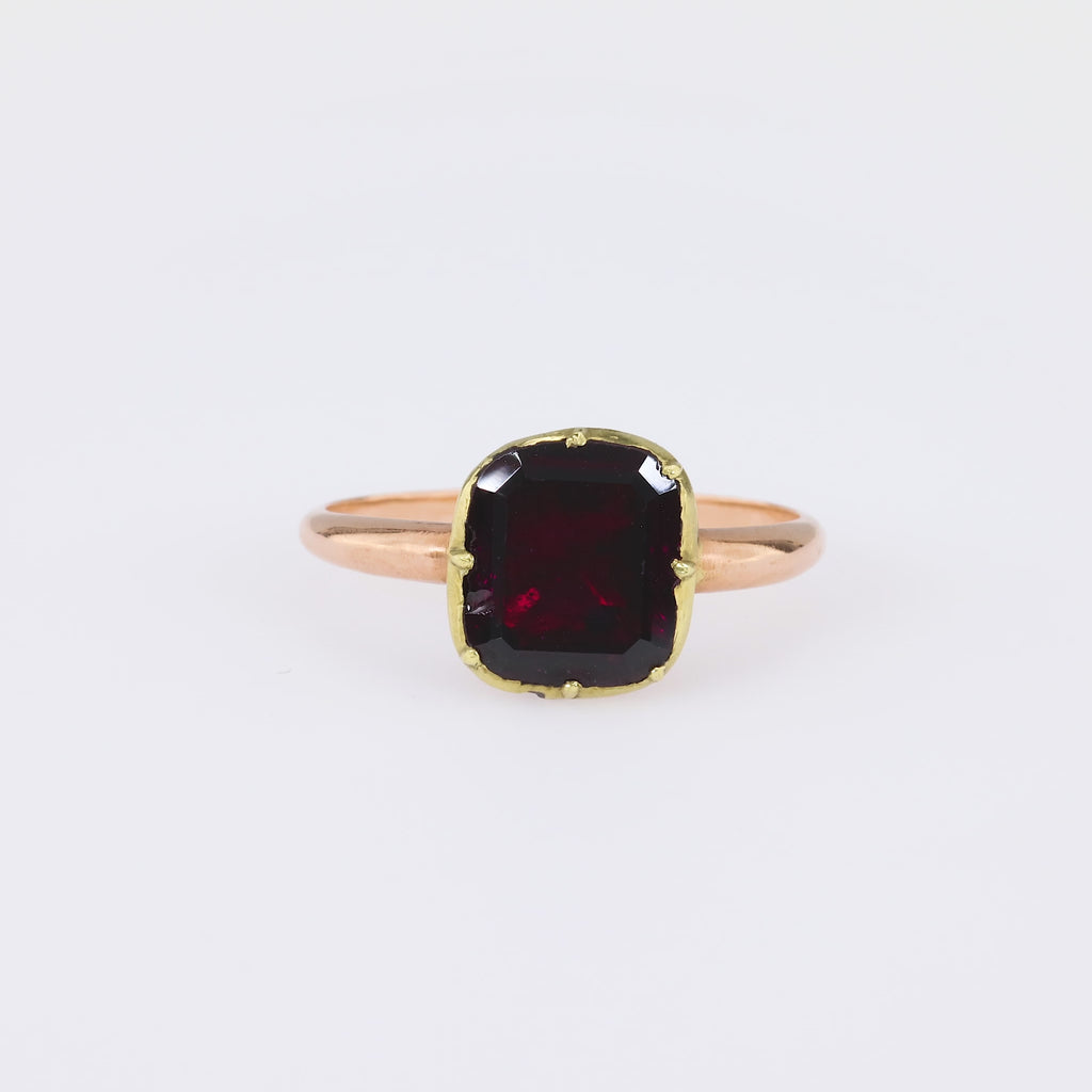 Victorian 2.5 Carat Garnet 14K Rose Gold Ring