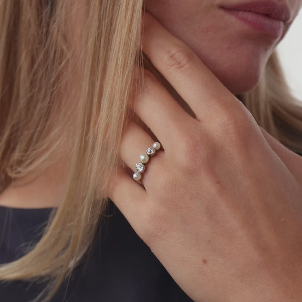 Art Deco pearl diamond platinum band ring