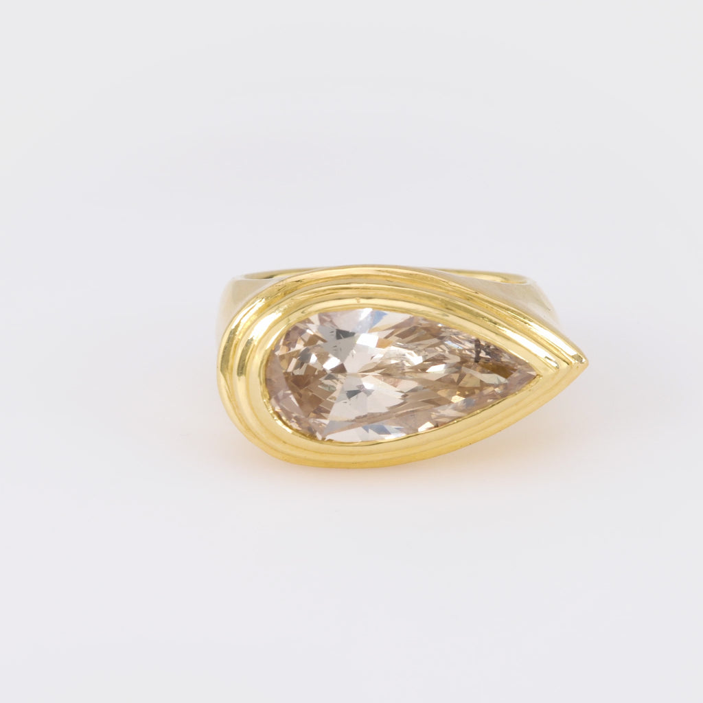 Vintage 4.7 Carat Pear Shape Diamond 18K Yellow Gold Solitaire Ring