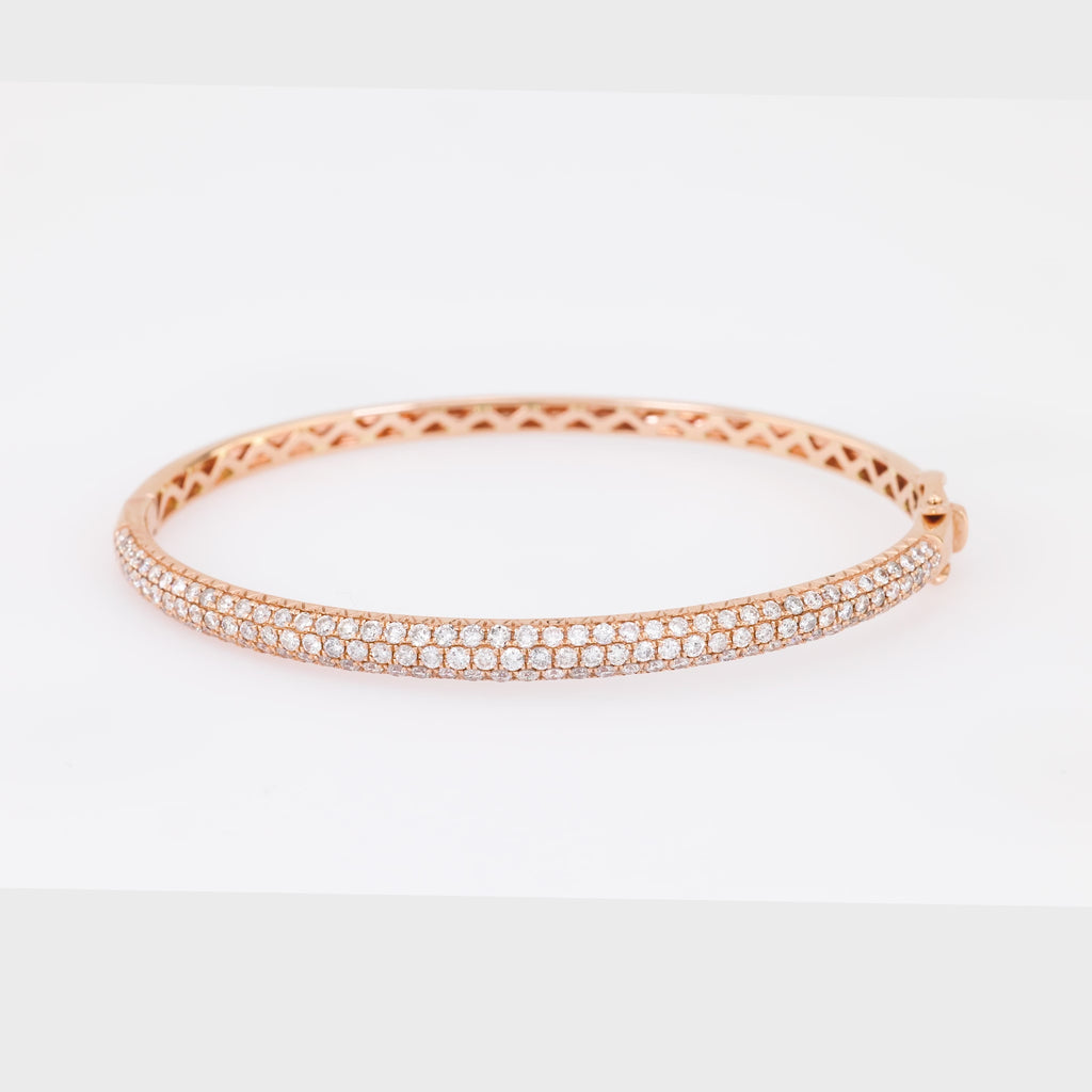 Modern 2.17 Carat Total Weight Diamond 14K Rose Gold Bangle