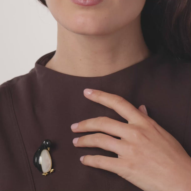 Tiffany & Co. vintage onyx mother of pearl 18k gold penguin brooch Brooches Tiffany & Co.