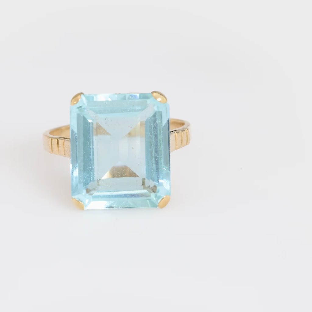 Retro 7.40 carat aquamarine 18k yellow gold solitaire ring Jack Weir & Sons