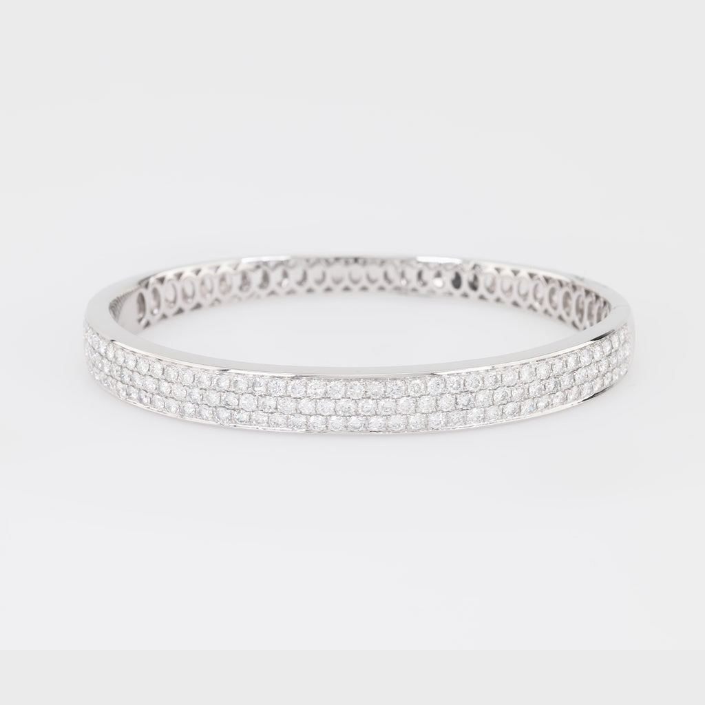 Modern 3.44 Carat Total Weight Diamond 14K White Gold Bangle