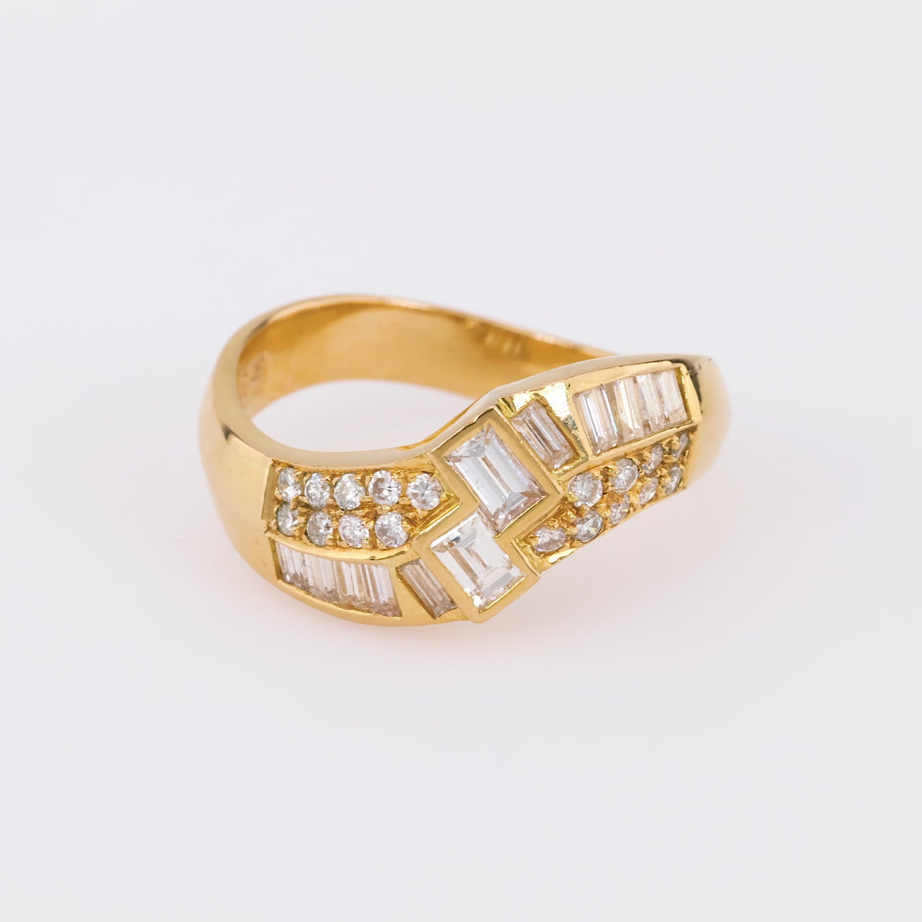 Vintage Diamond 18K Yellow Gold Wavy Band