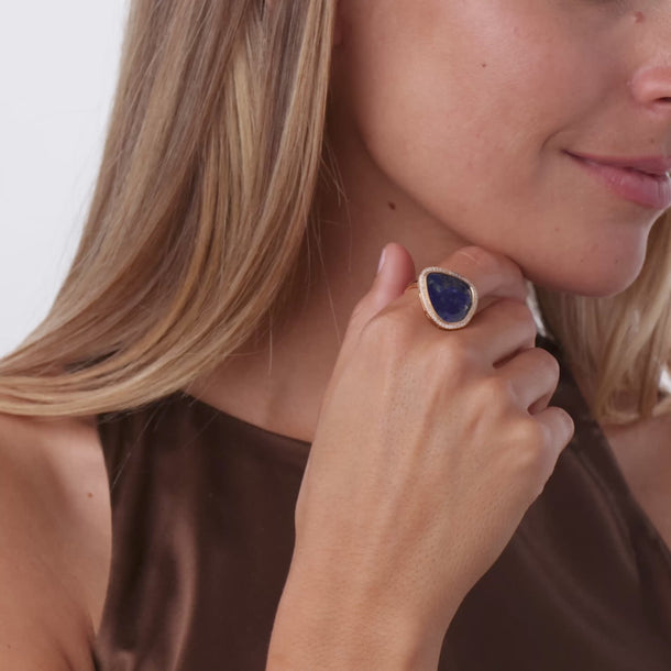 Vintage lapis lazuli diamond 18k yellow gold ring