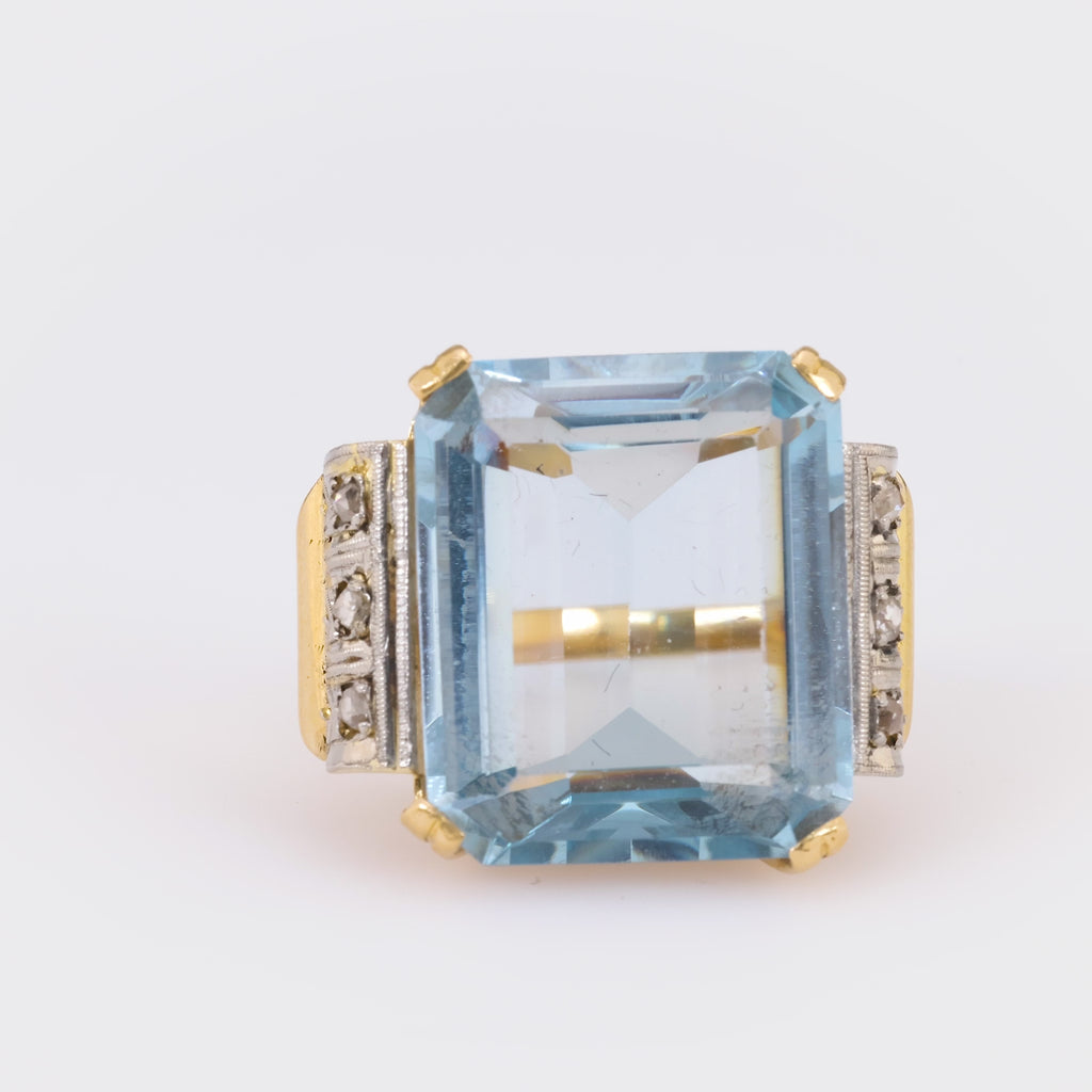 Retro 10 Carat Aquamarine Diamond 18K Yellow Gold Cocktail Ring