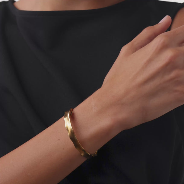 Vintage 18k yellow gold bangle bangle