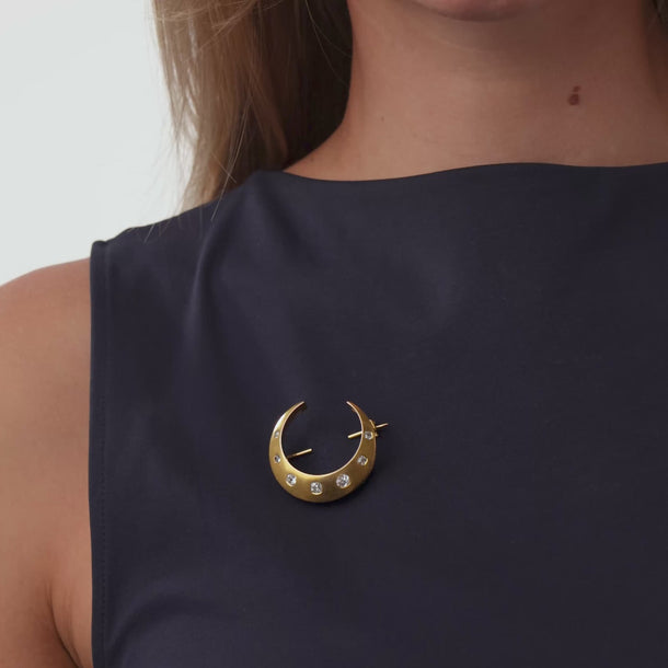 French Victorian old mine cut diamond 18k yellow gold crescent brooch