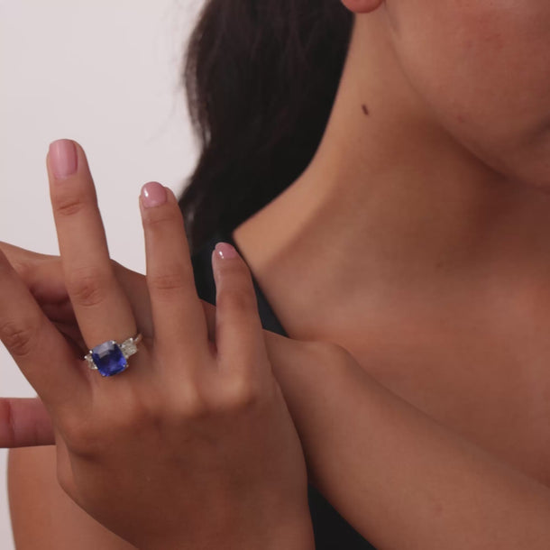 Contemporary GIA 8.09 carat Ceylon sapphire diamond platinum three stone ring