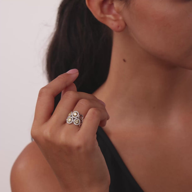 Contemporary 1.40 carat yellow and white diamond 18k white gold ring