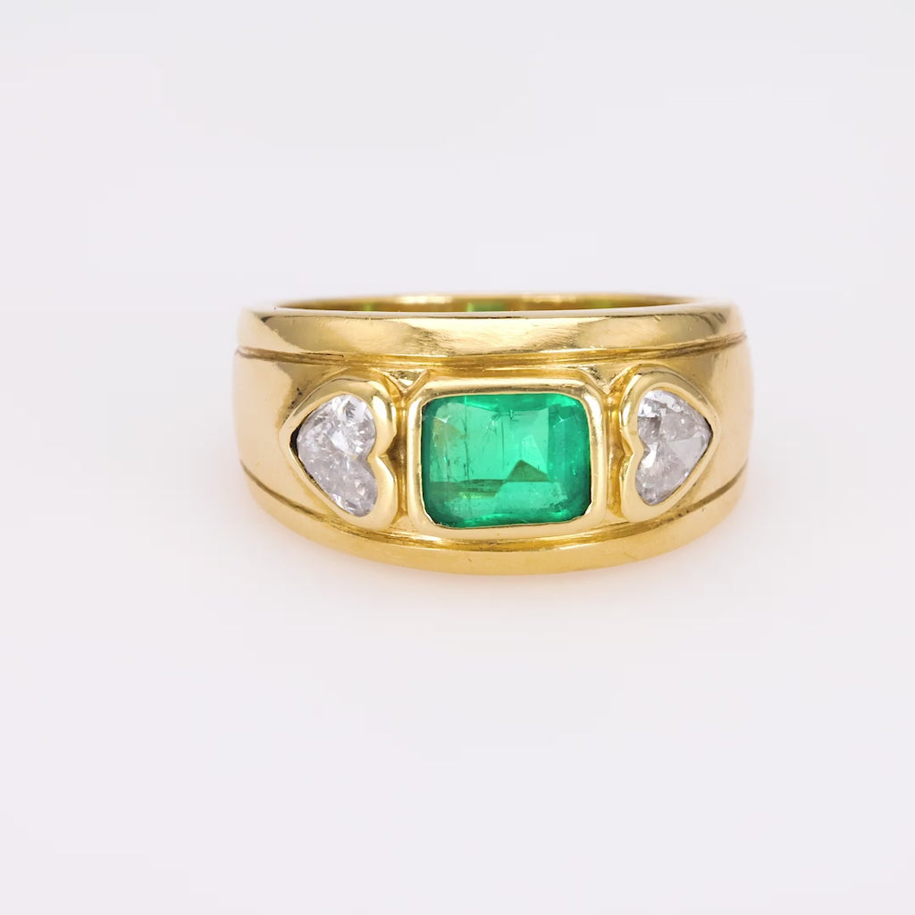 French Emerald Diamond Yellow Gold Ring