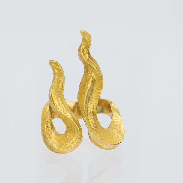 Ilias Lalaounis vintage 18k yellow gold hammered ring