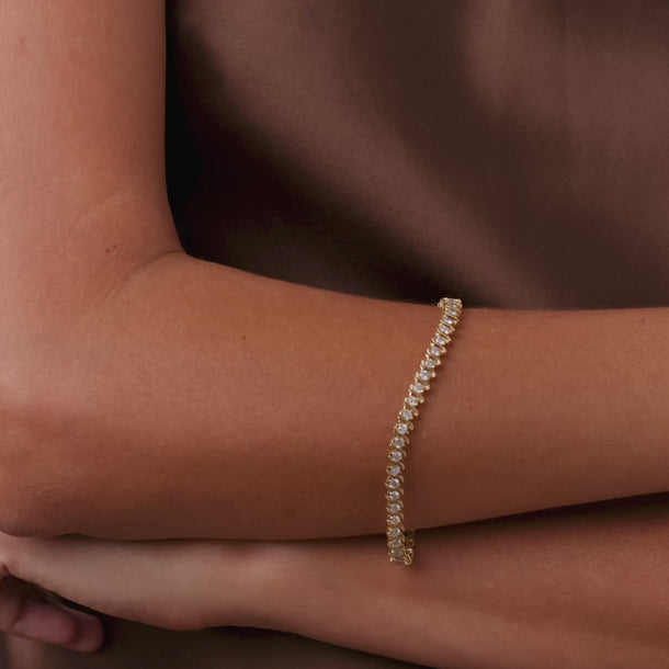 Vintage 4.50 carat diamond 14k yellow gold tennis bracelet